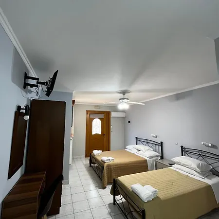 Nikos And アパート サミ