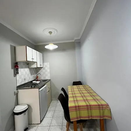 Nikos And アパート サミ