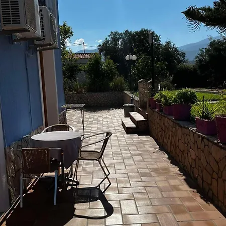 Nikos And Apartment *