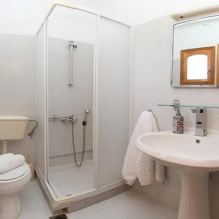 Nikos And Appartement *