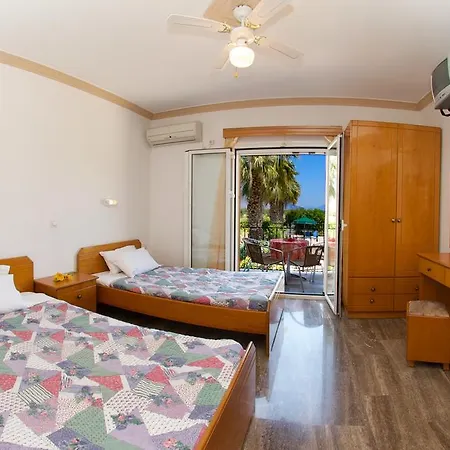 Nikos Studios&apartments